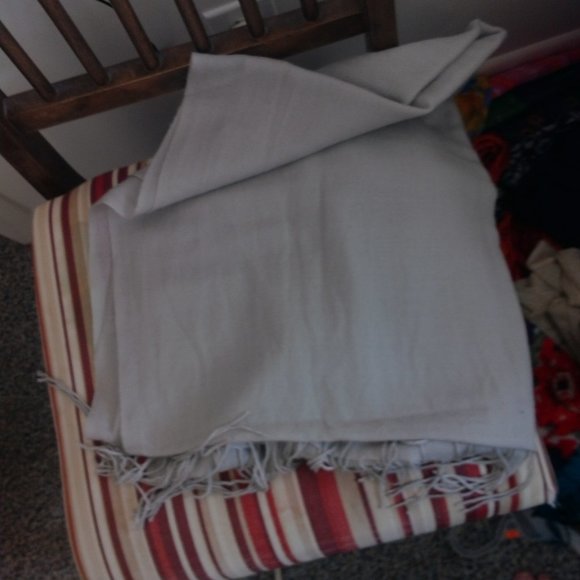 NWT women's scarves - Picture 4 of 4